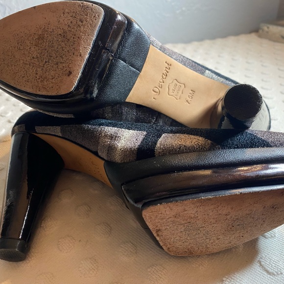 DEVANI Vintage Grey and Black Plaid Heel - Picture 7 of 16